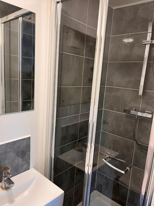 The Serviced Accommodations Harlow Bagian luar foto