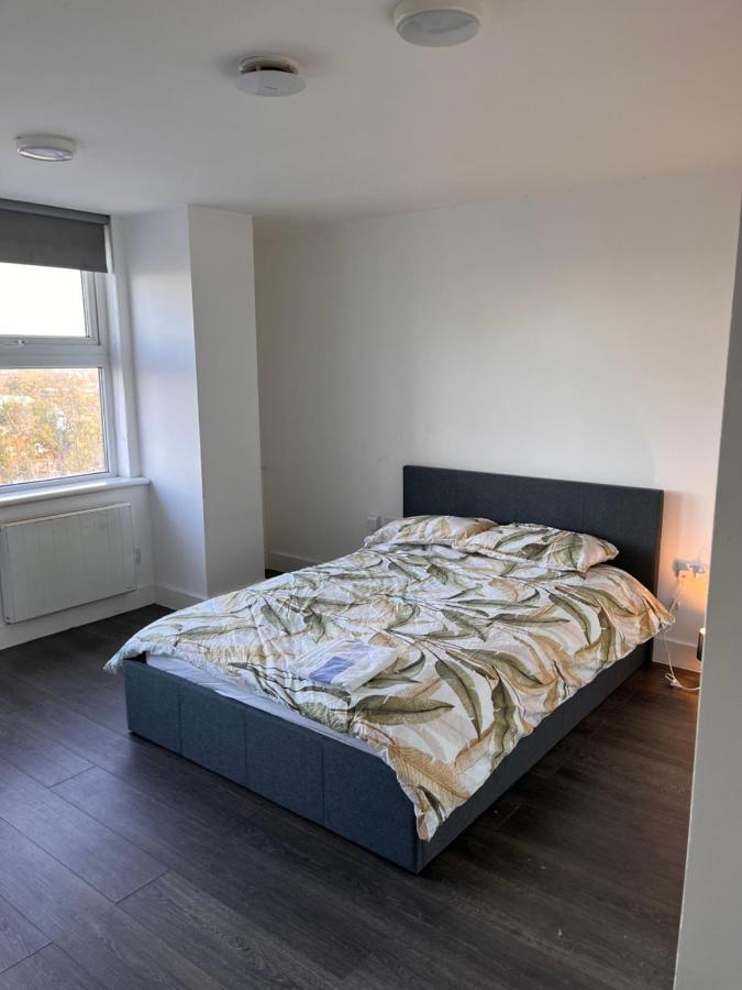 The Serviced Accommodations Harlow Bagian luar foto